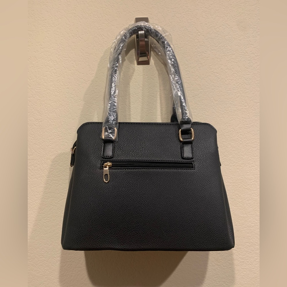 NWOT Black convertible shoulder bag - Picture 3 of 3